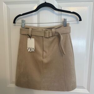 NWT Zara Beige Belted Suede Mini Skirt - XS
